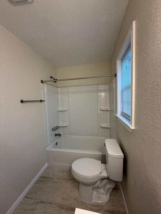 Building Photo - 308 Sorrell Dr