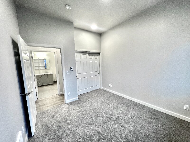 Building Photo - 2330 Yakima Ct