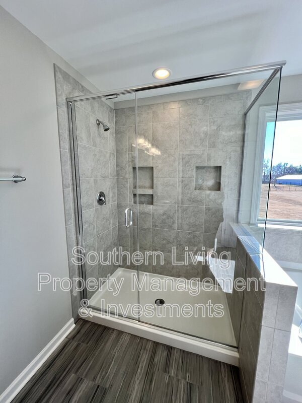 Building Photo - 1006 Creeks Landing Dr