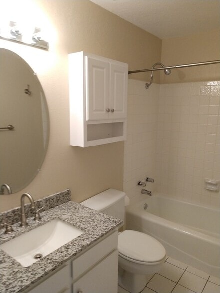 Building Photo - 207 S 600 E