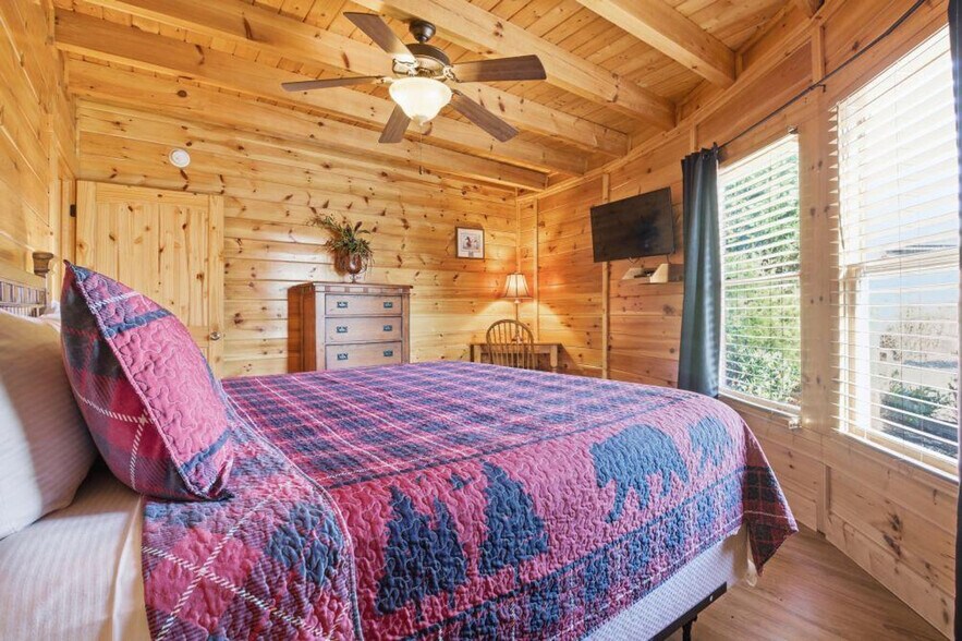 Building Photo - 1080 Towering Oaks Dr