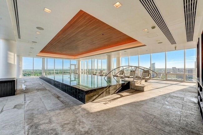 Building Photo - 300 International Drive