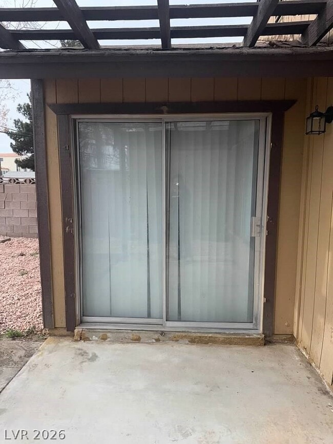 Building Photo - 5483 Requa Ave