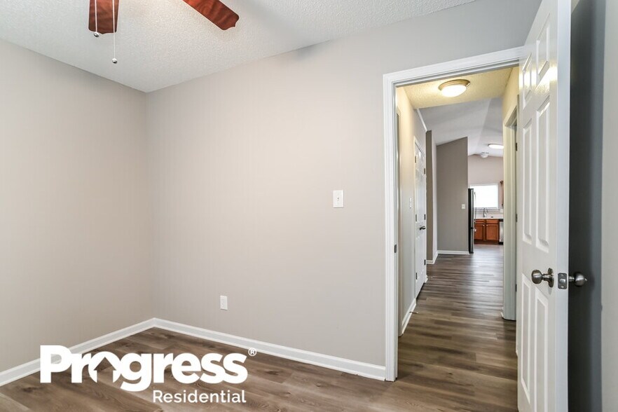 Building Photo - 5720 Shining Oak Ln