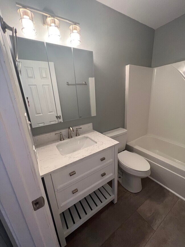 Building Photo - 103 Foxfire Dr