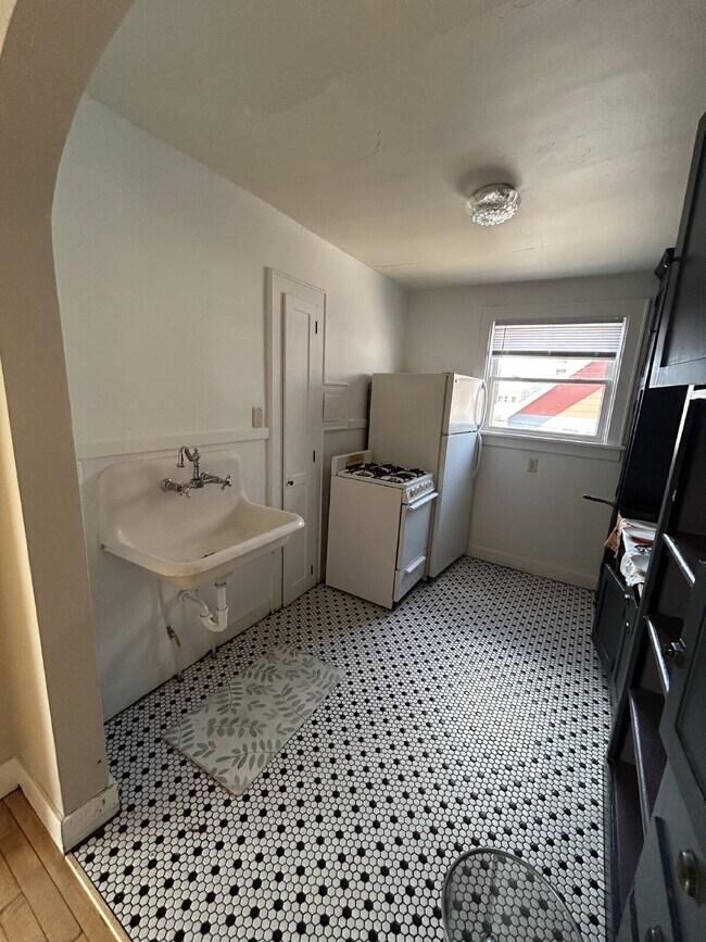 Building Photo - Charming 1-Bed Waterfront Oasis with Scenic Views in Eau Claire!