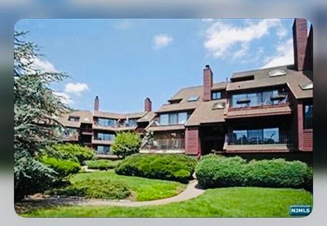 Primary Photo - 8C Cove Ln