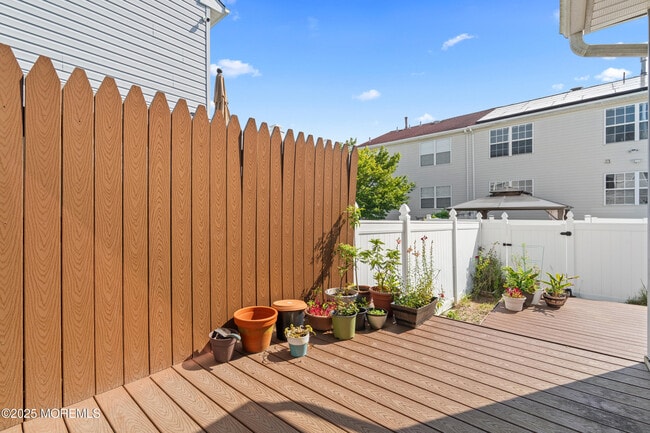 Building Photo - 7 Warbler Rd