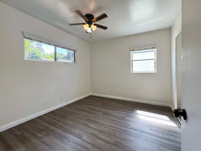 Building Photo - 5646 Aldama St