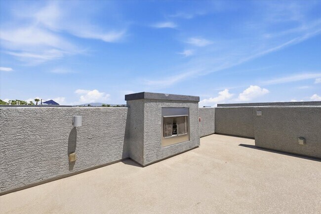 Building Photo - 9050 W Tropicana Ave