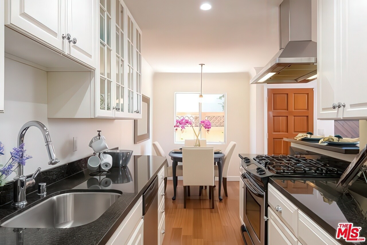 Building Photo - 922 16th St