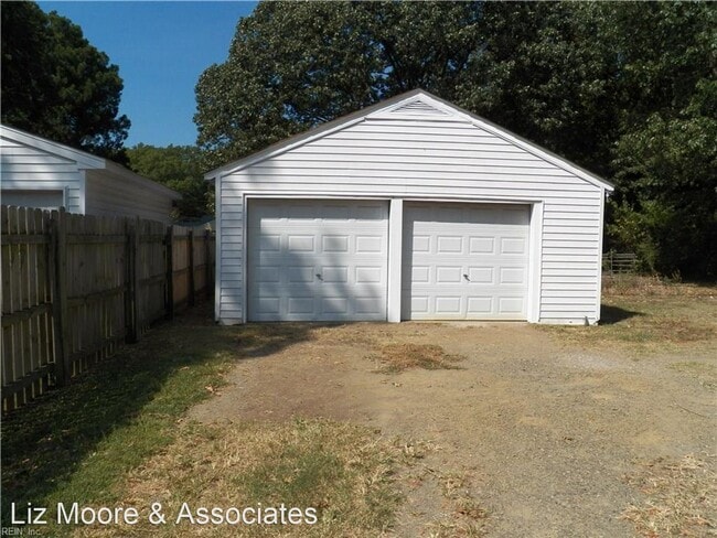 Building Photo - 2 br, 1 bath House - 627 Briarfield Road
