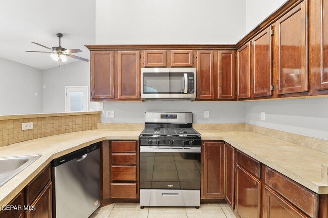 Building Photo - 3269 Maple Point Dr