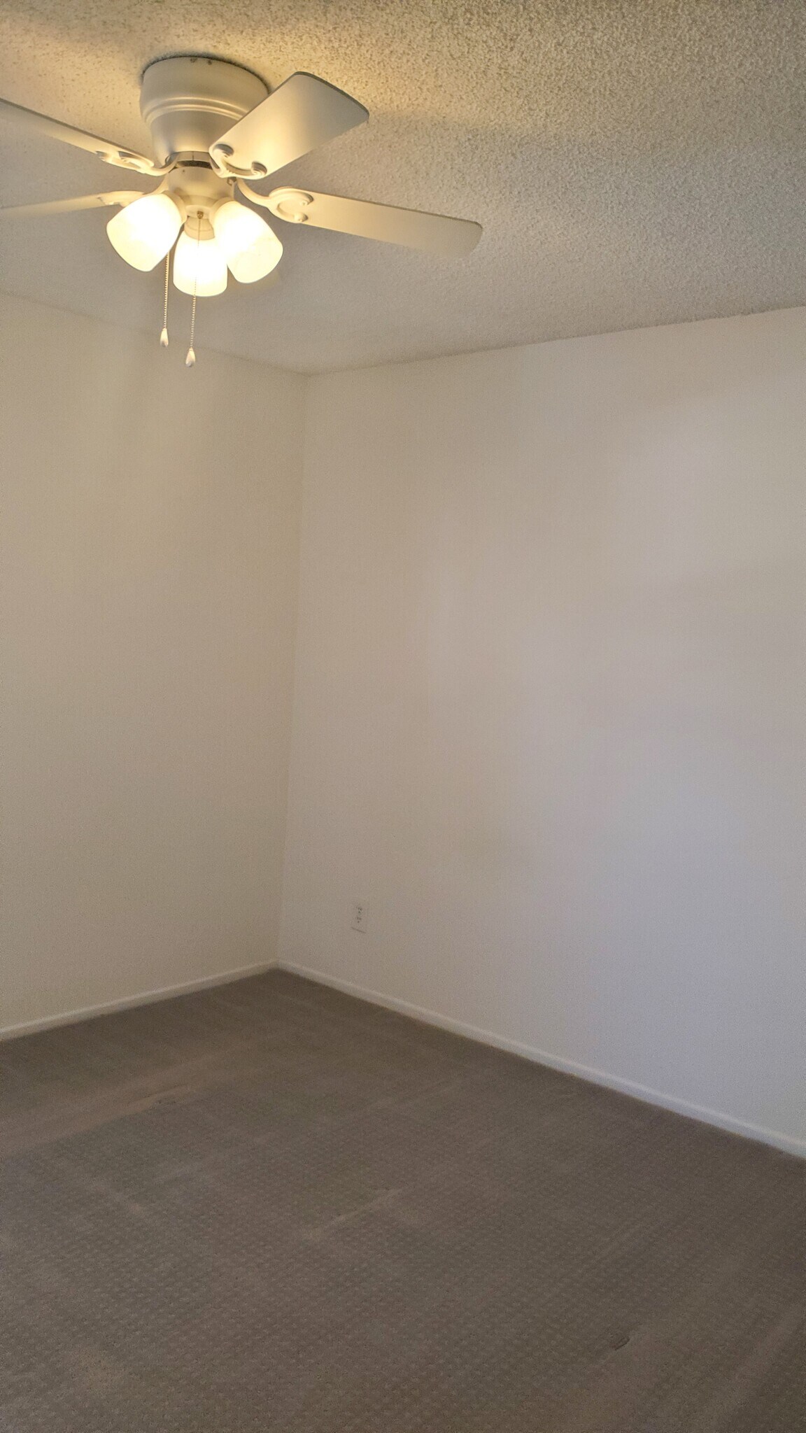 bedroom - 7131 Farralone Ave
