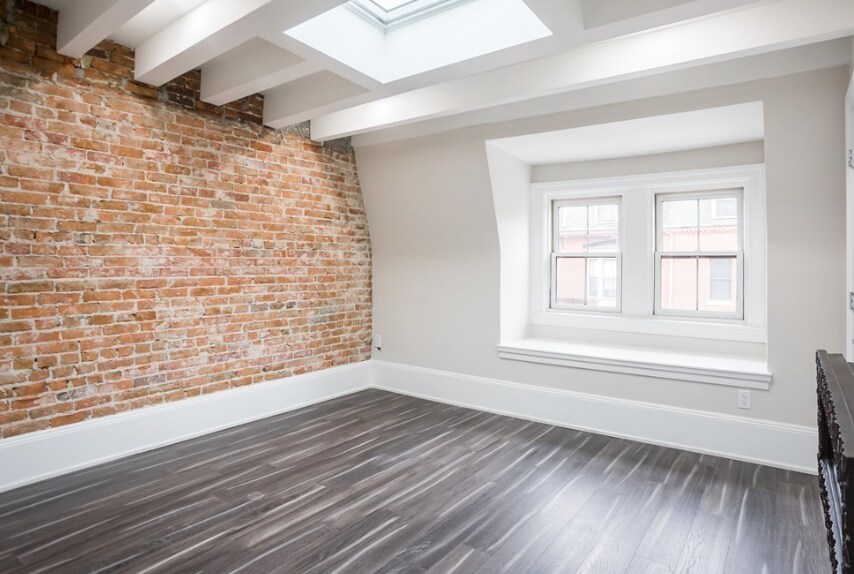 Building Photo - 45 Clarendon St