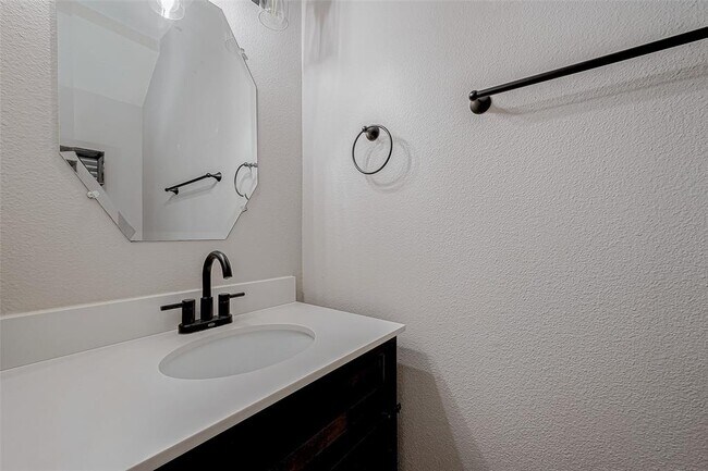 Building Photo - 20802 Louetta Oak Dr