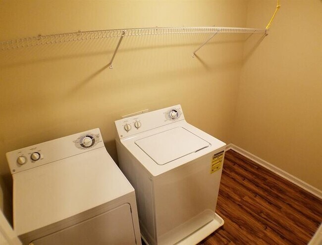 Building Photo - 2841 Ashleigh Ln