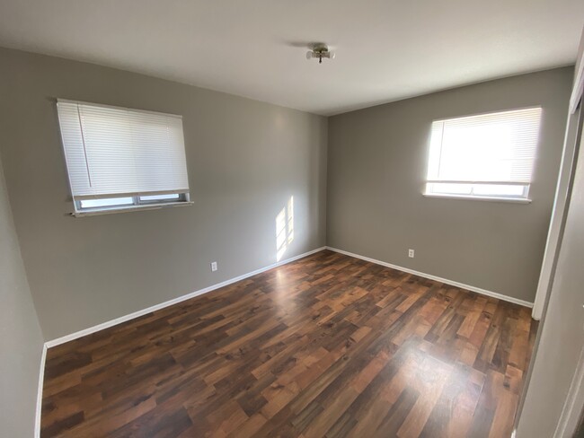 Building Photo - 127 El Rancho Dr