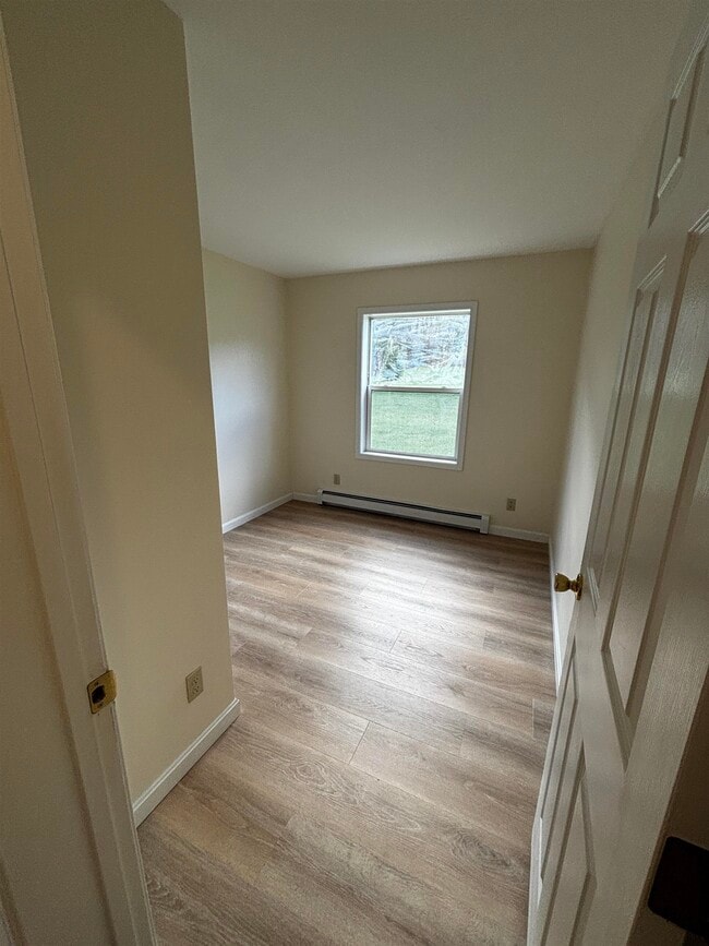 Building Photo - 49 River Rd