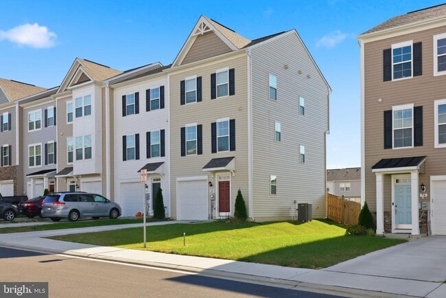 Primary Photo - 38 Kirby Ct