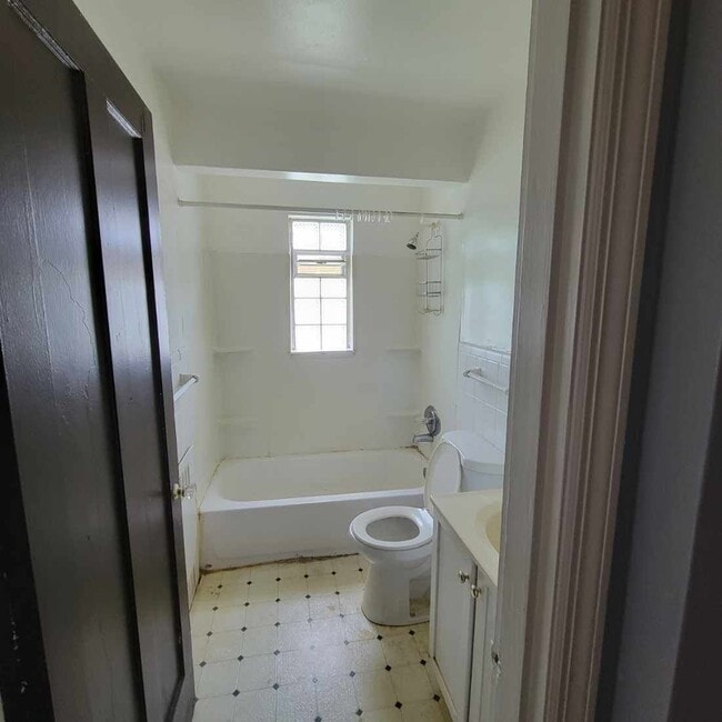 Building Photo - 1102 Egan Ct