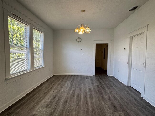 Building Photo - 1022 E 14th Ave