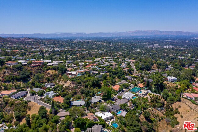 Building Photo - 3650 Sapphire Dr