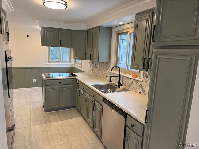 Building Photo - 307 Grandview Ave