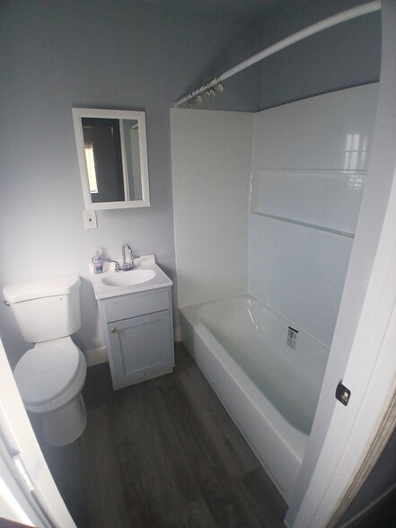 Bathroom - 8641 1/2 S Hoover St