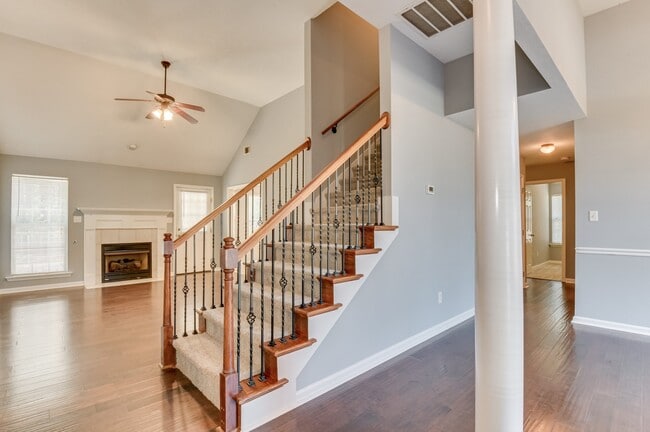 Building Photo - 1231 Pinnacle Dr