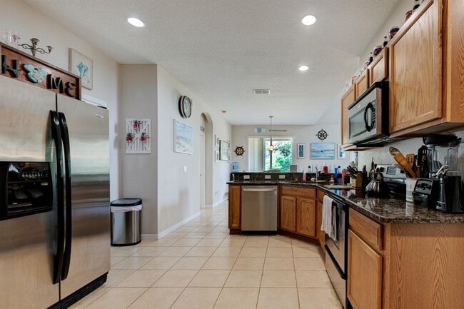 Building Photo - 3161 Poppy Hill Rd