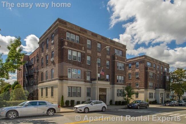 Building Photo - 136 Highland Ave