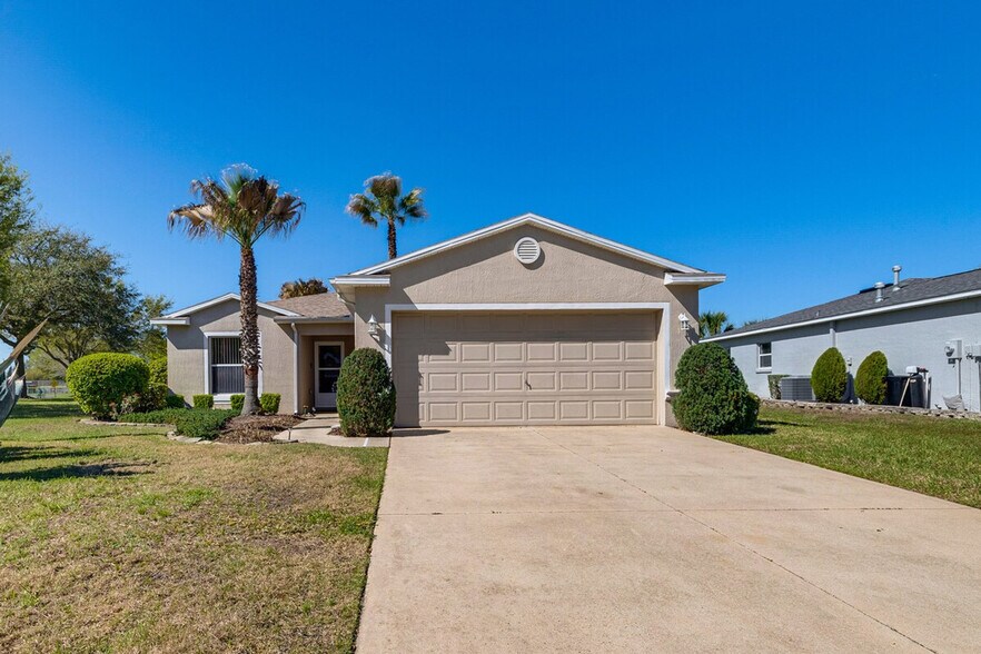 Building Photo - 15870 SW 16th Avenue Rd