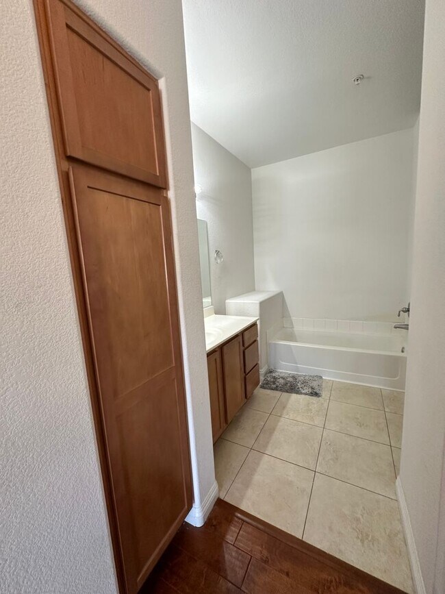 Building Photo - 2 bedroom Partially furnished Condo