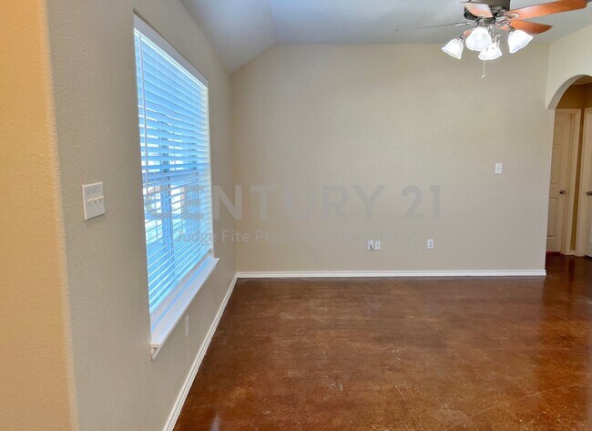 Building Photo - Nice 3/2 on Cul-De-Sac in Weatherford For Rent!