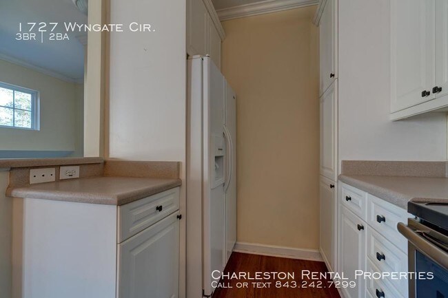Building Photo - 1727 Wyngate Cir