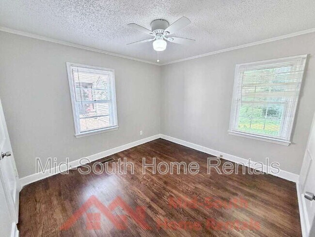 Building Photo - 3998 Victor Dr