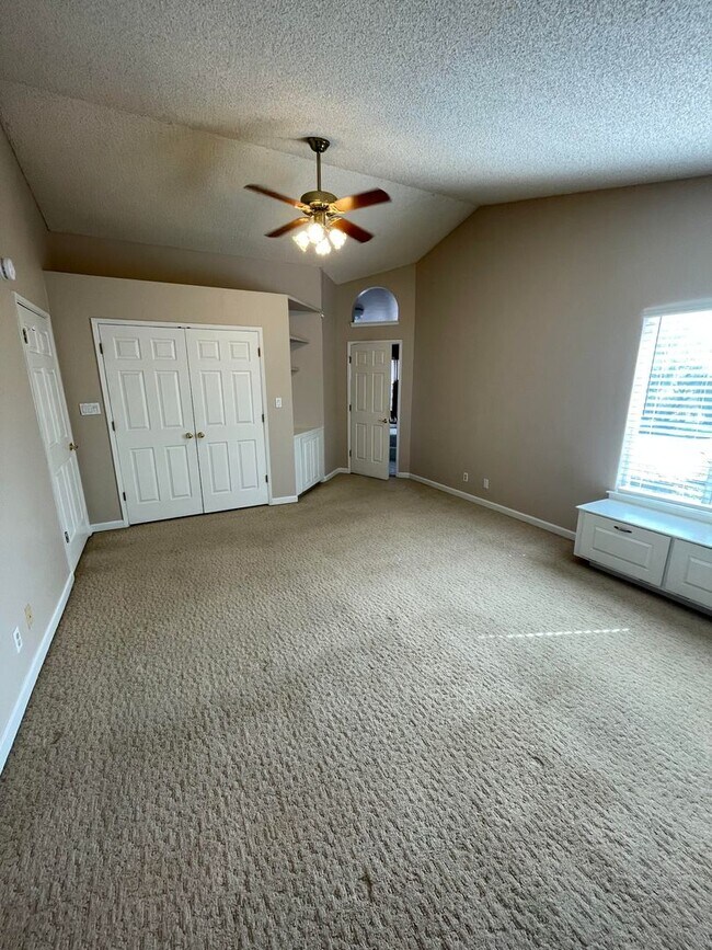 Building Photo - 4528 Whitney Cir