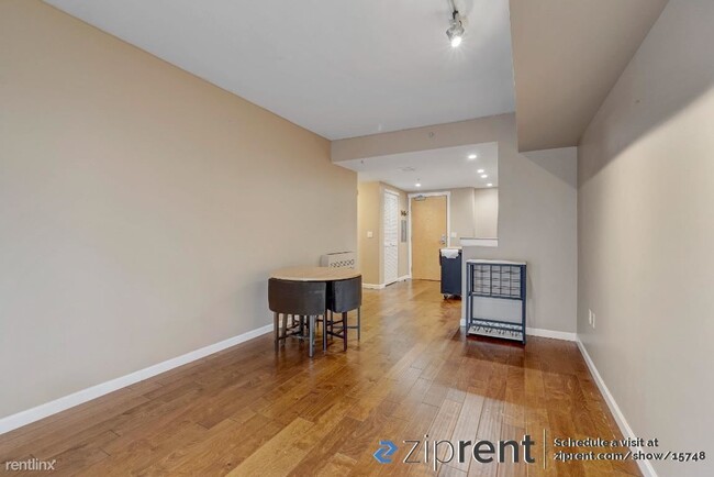 Building Photo - 1 br, 1 bath Condo - 701 Columbia Street, ...