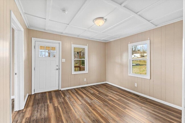 Building Photo - 1471 E State St