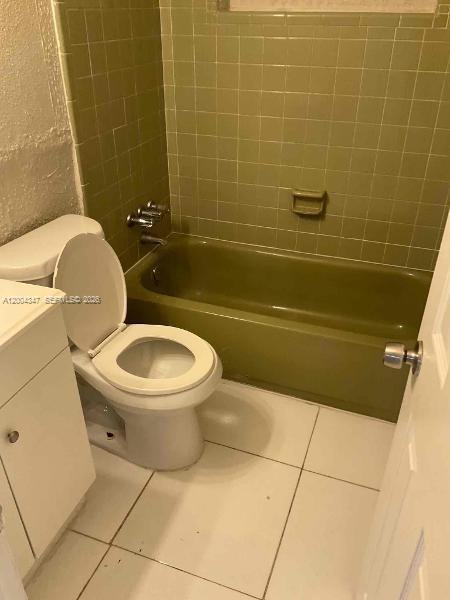 Building Photo - 1389 SW 24th Ave