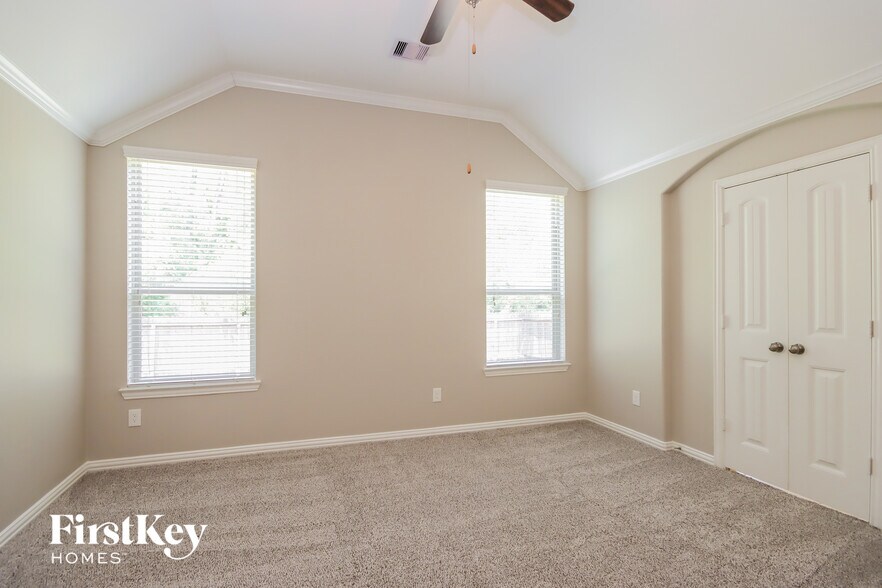 Building Photo - 3024 Golden Current Ln