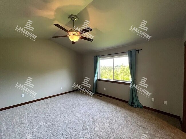 Building Photo - Spacious and Secluded 4 Bed 2 Bath Monroe ...