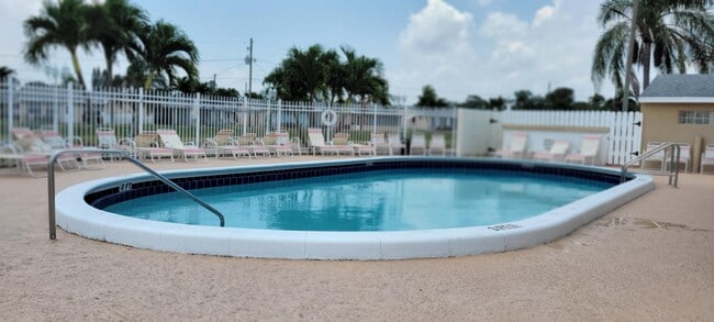 Building Photo - 2802 Imperial Cir
