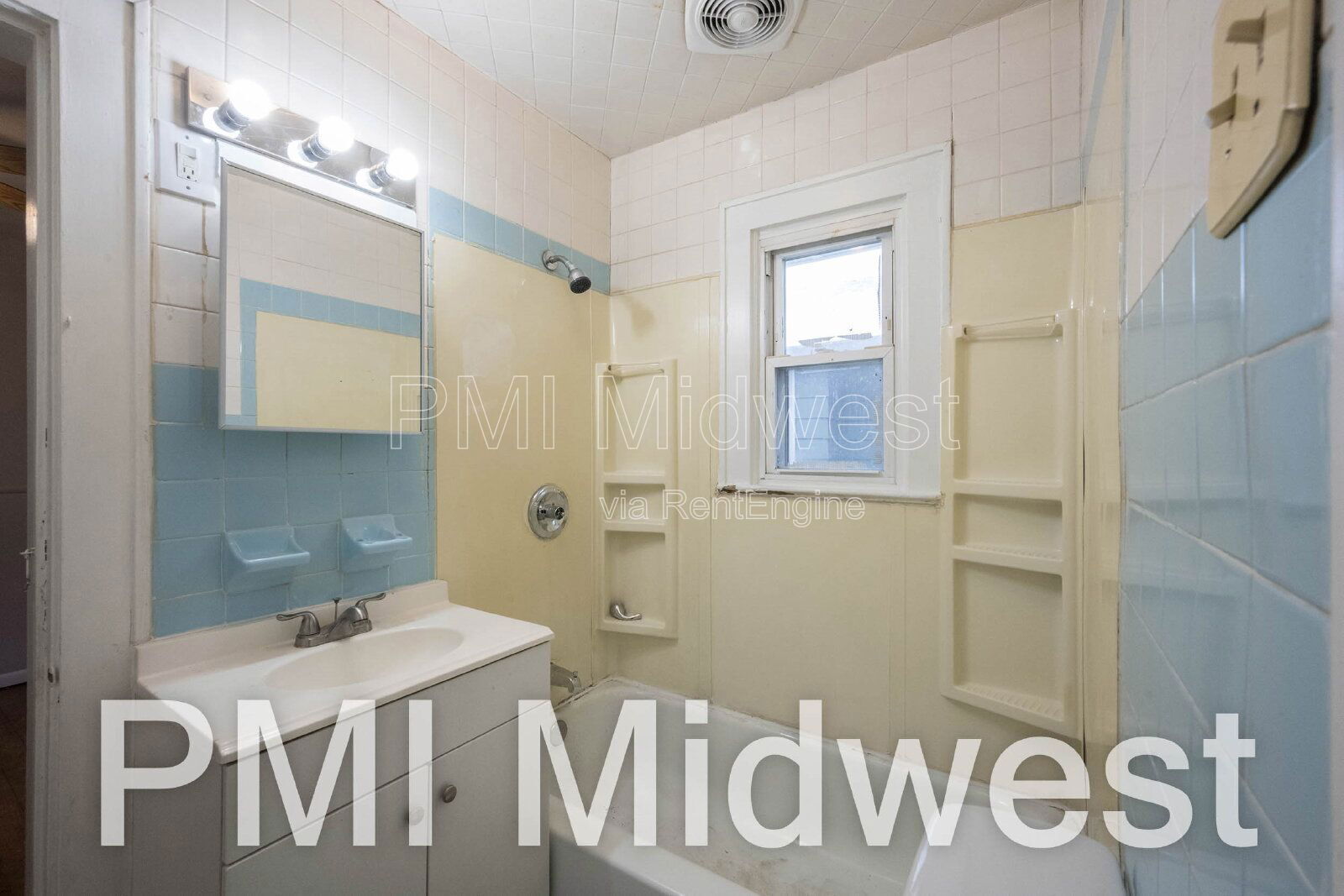 Building Photo - 2905 E 17th St