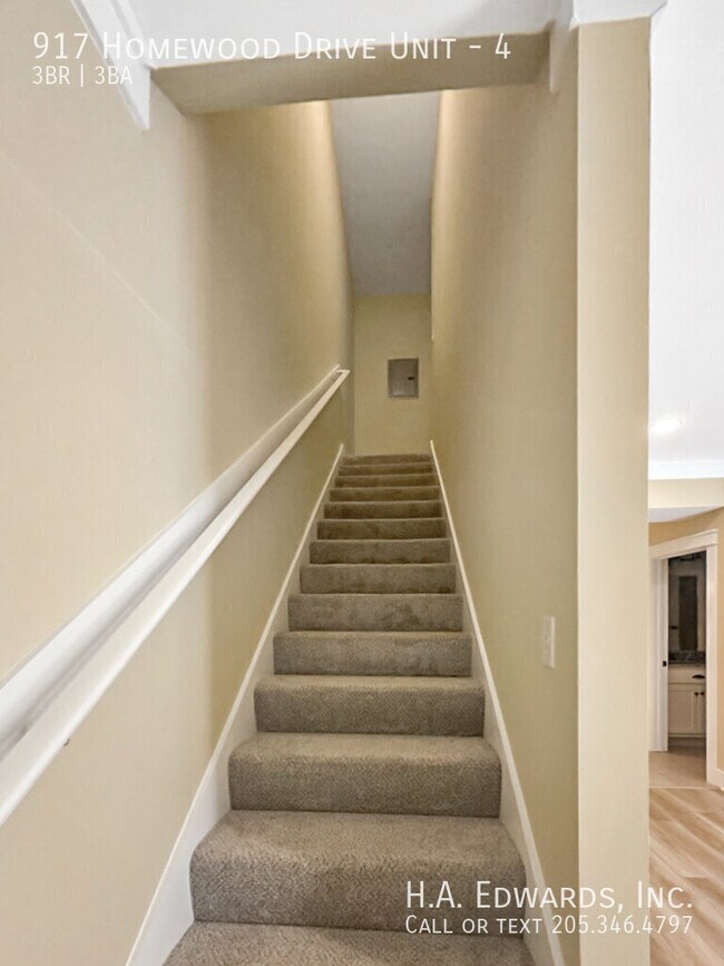 Building Photo - 917 Homewood Dr