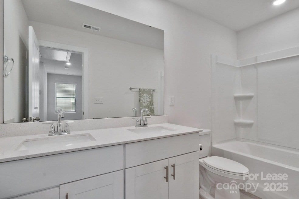 Building Photo - 4013 Armstrong Farm Dr