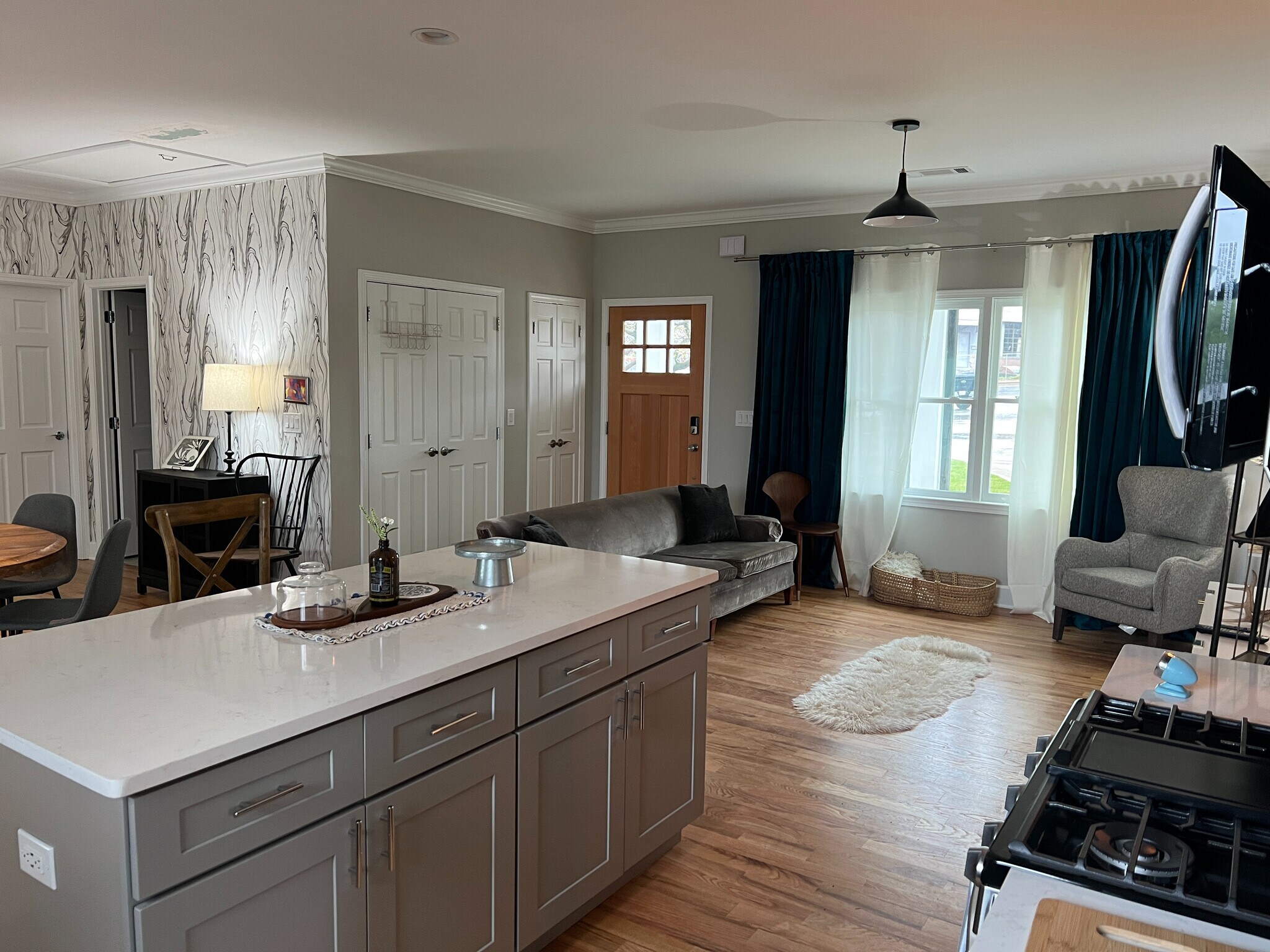 Building Photo - Room in House on Holland Ct