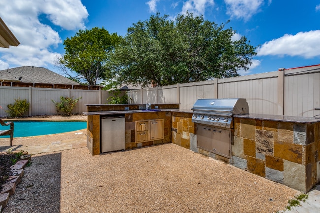 Building Photo - 105 Douglas Dr