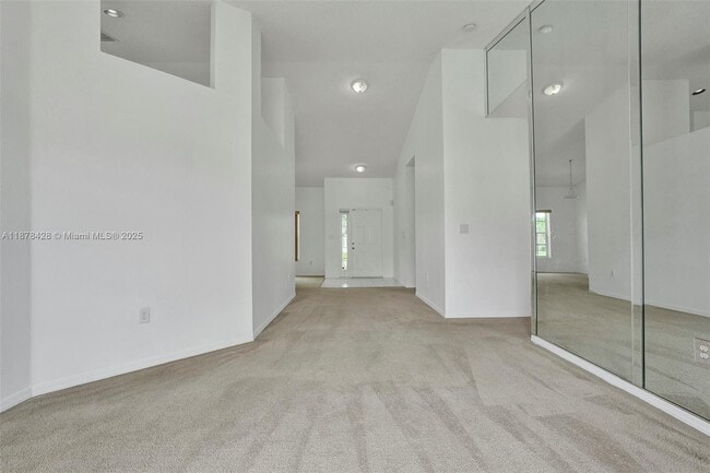 Building Photo - 10660 SW 20th Ct